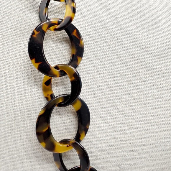 Tortoise Shell Round Link Vintage Necklace - Picture 2 of 5
